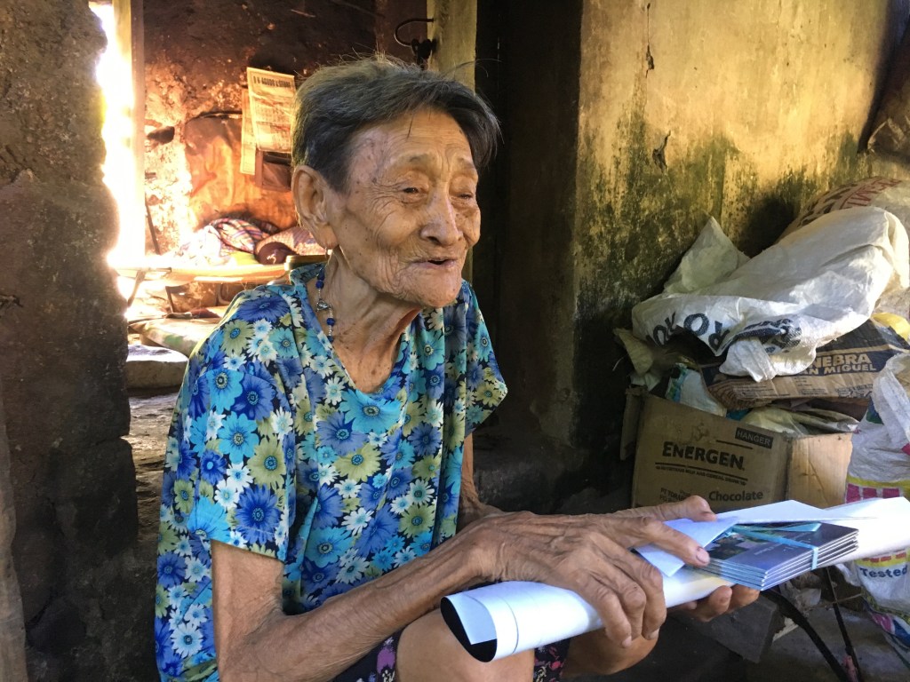 Visiting elder Laji singer, Marta&nbsp;Vaso